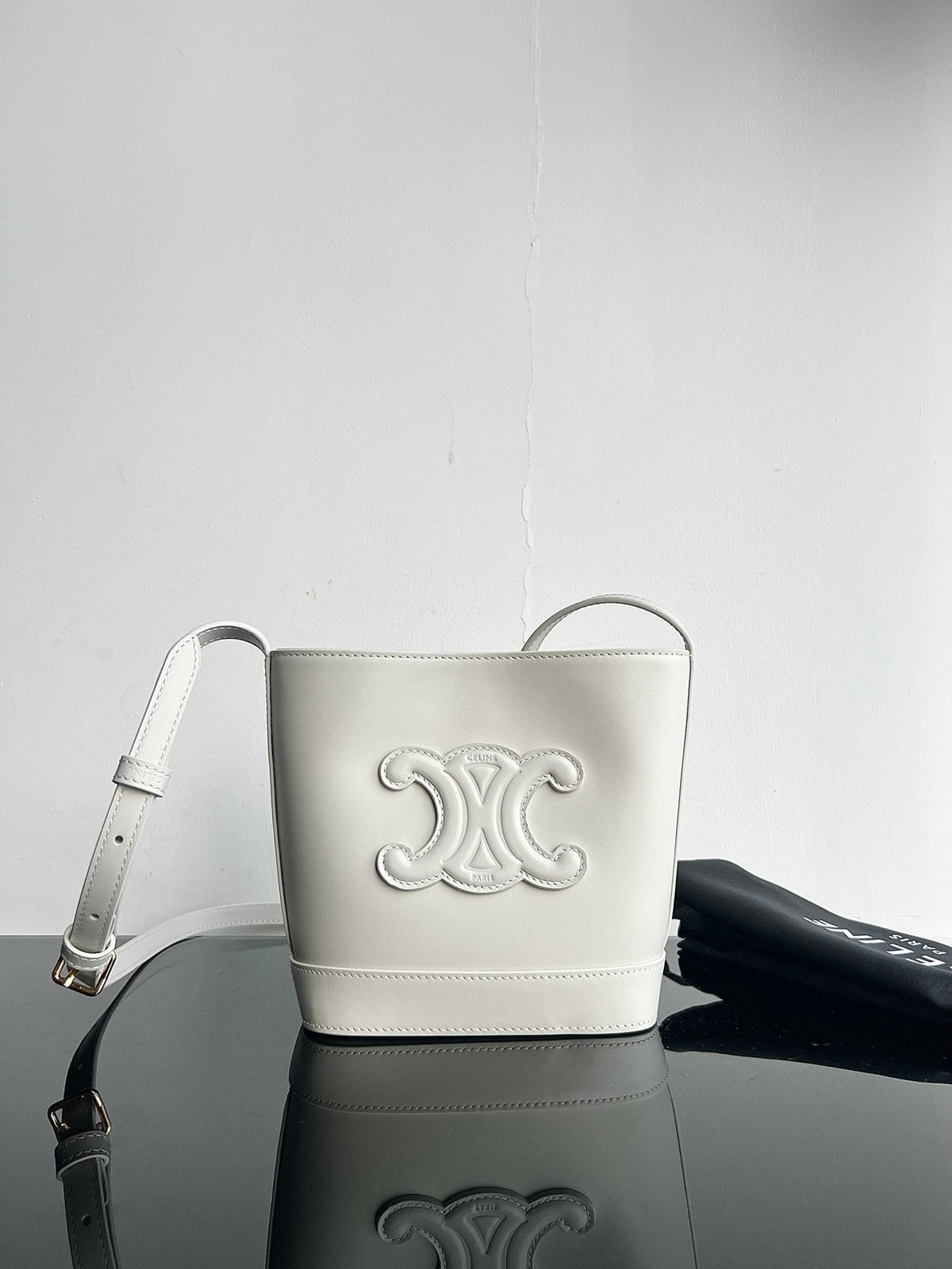 CELINE CUIR TRIPHOME 19 WHITE SMOOTH CALFSKIN BUCKET BAG