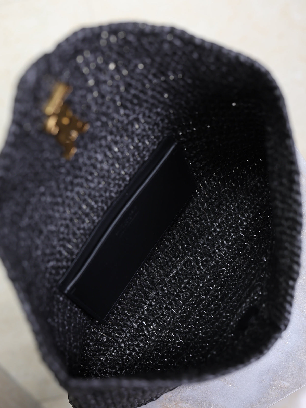YSL 25S CASSANDRE LARGE ENVELOPE POUCH 29 IN BLACK RAFFIA GOLD HARDWRE