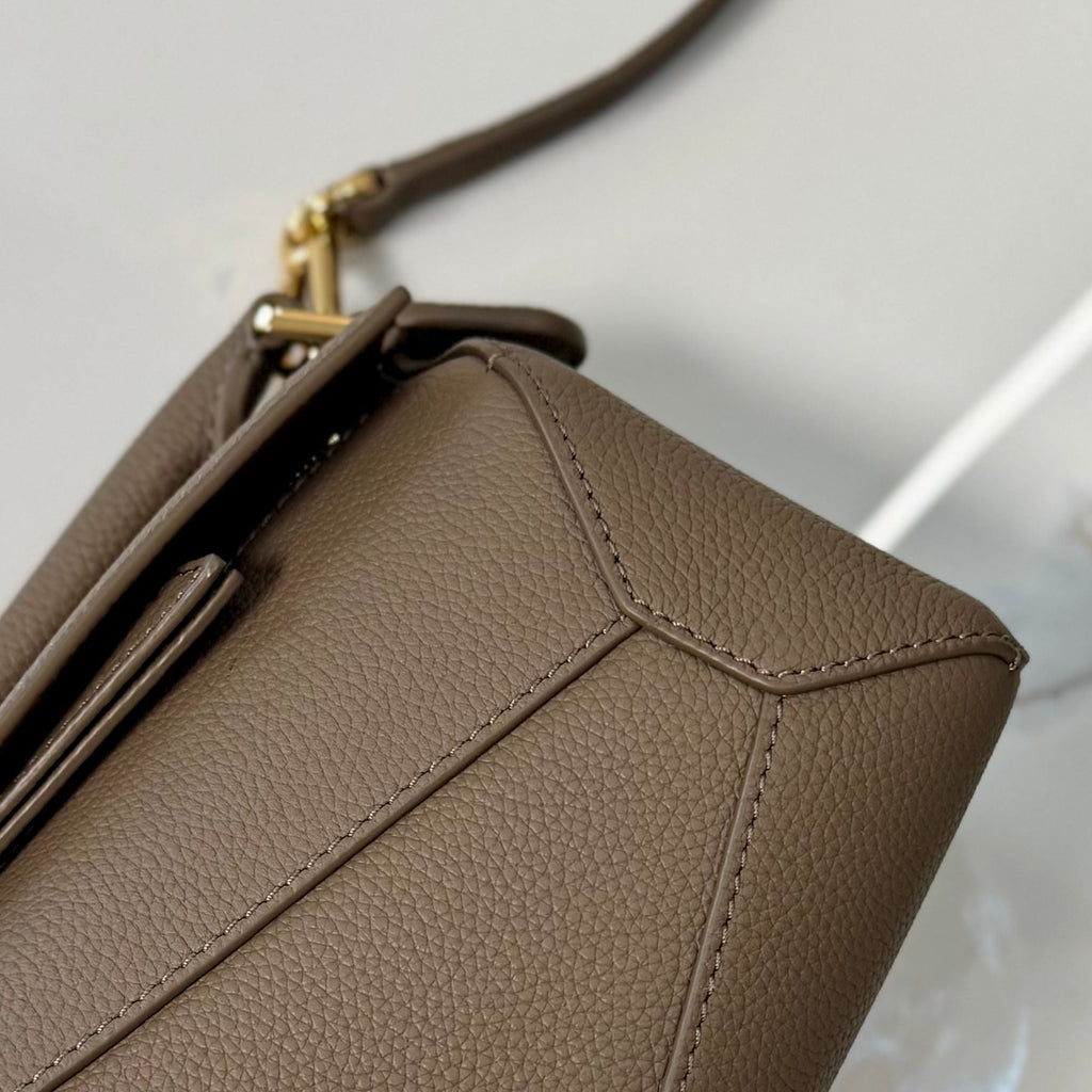 LOEWE 25S PUZZLE EDGE BAG 18 IN WALNUT BROWN CALFSKIN GOLD HARDWARE