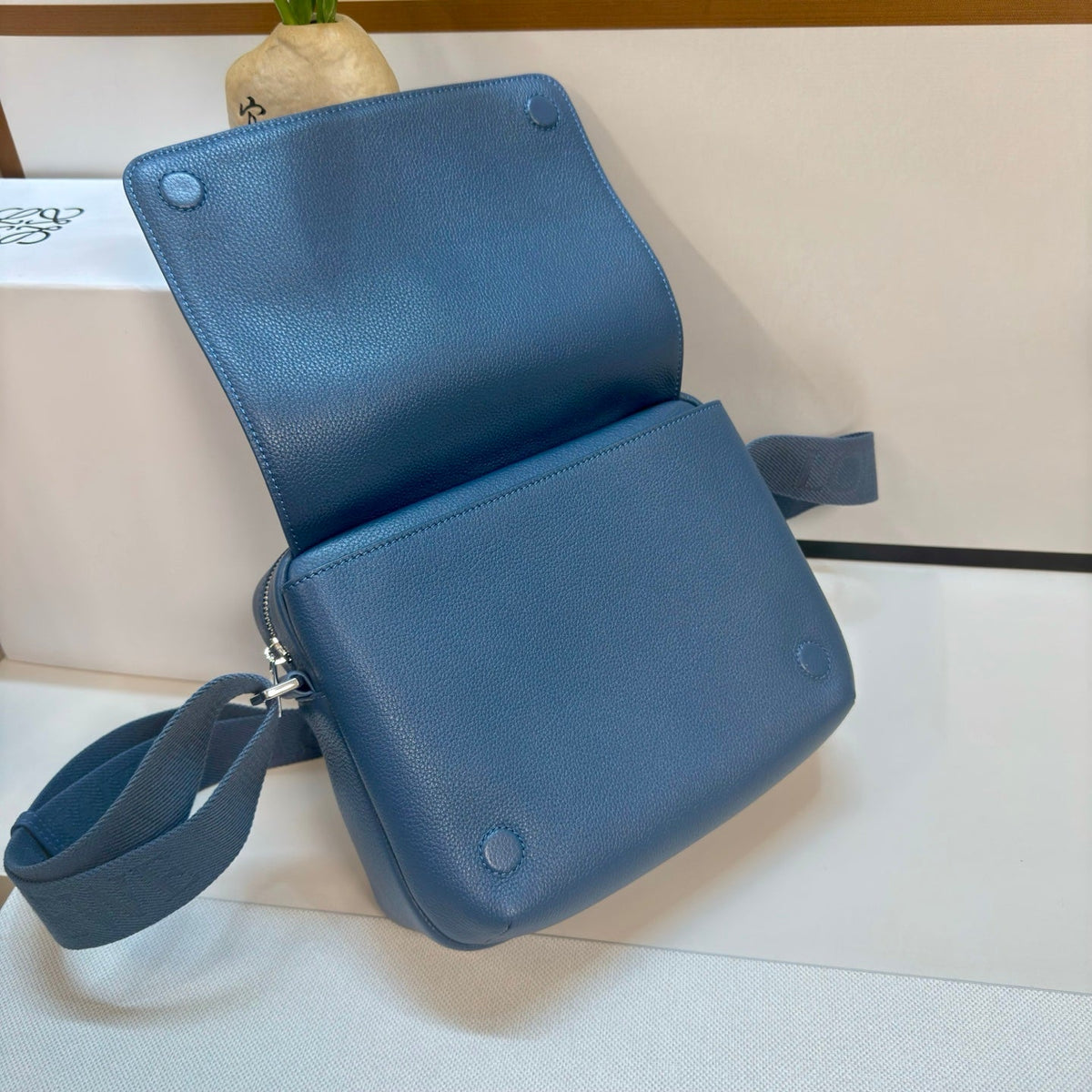 LOEWE 25S PEBBLE BAG 23 IN STEEL BLUE CALFSKIN SILVER HARDWARE
