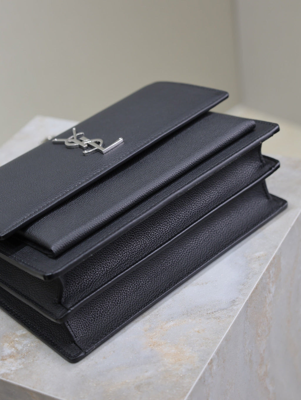 YSL 25S SUNSET MEDIUM 22 IN BLACK GRAINED CALFSKIN SILVER HARDWARE